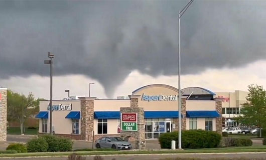 InternacionalTendencias Tornados en el centro de EUA dejan al menos 14 muertos