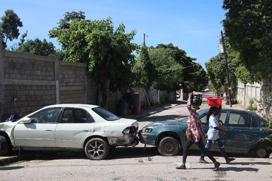 Avance de pandillas obliga a huir a haitianos de sus hogares