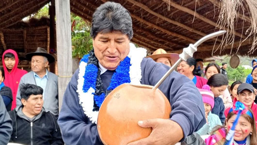 Bolivia semiparalizada por bloqueos carreteros en apoyo a Morales