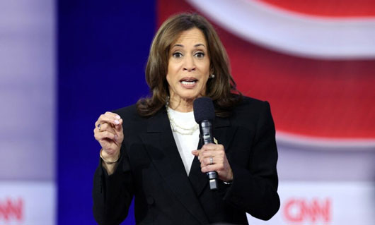 Preocupante y peligroso que Trump invoque a Hitler: Kamala Harris