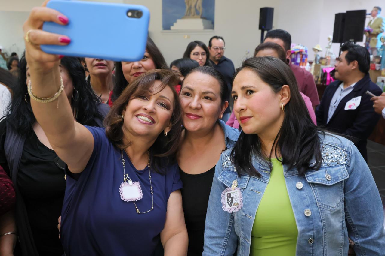 Reconoce gobernadora Lorena Cuéllar a mujeres emprendedoras