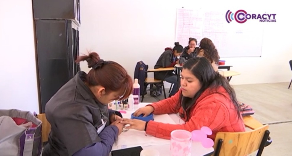 Cumplen madres emprendedoras un doble rol