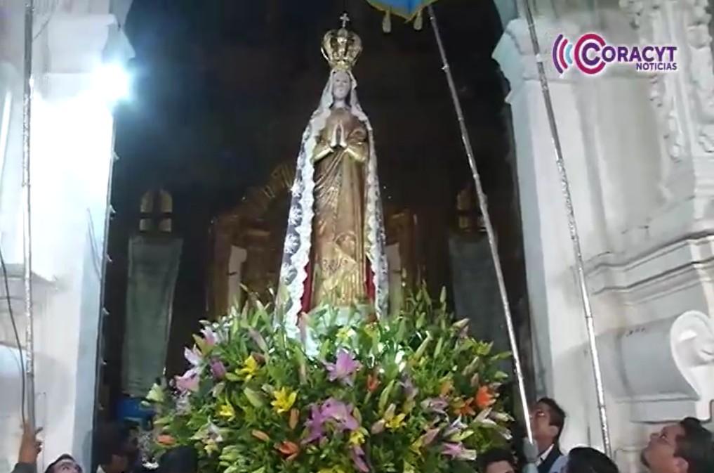 Con fervor, tlaxcaltecas celebran la Bajada de la Virgen de Ocotlán