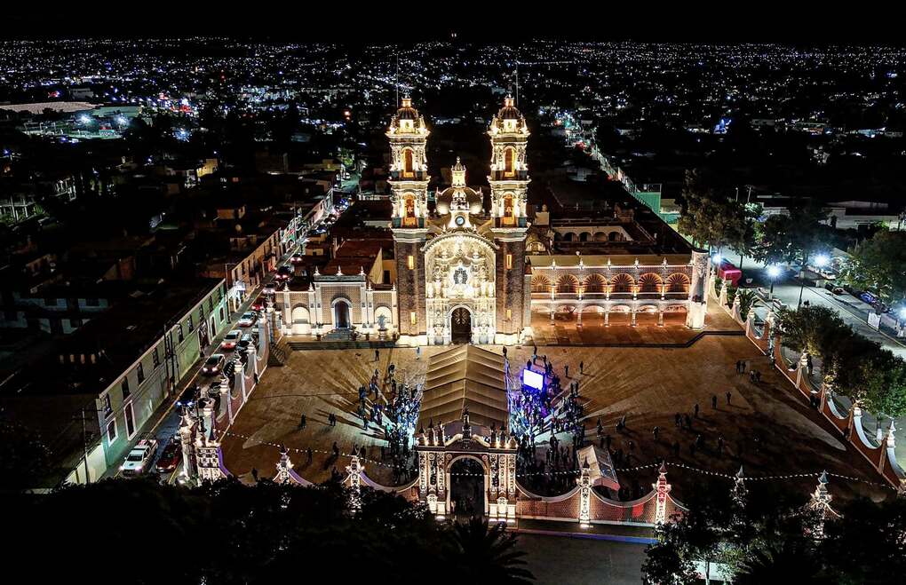 Renovada iluminación de la Basílica de Ocotlán destaca su valor histórico y espiritua
