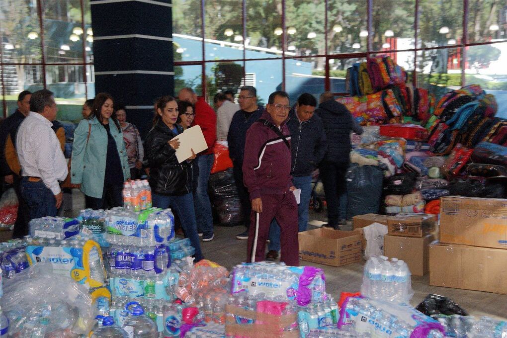 Envió la UATx más de 26 mil víveres a damnificados por el huracán
