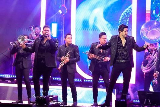 “La Adictiva” conquista el teatro del pueblo en “Tlaxcala, la feria de ferias 2025”