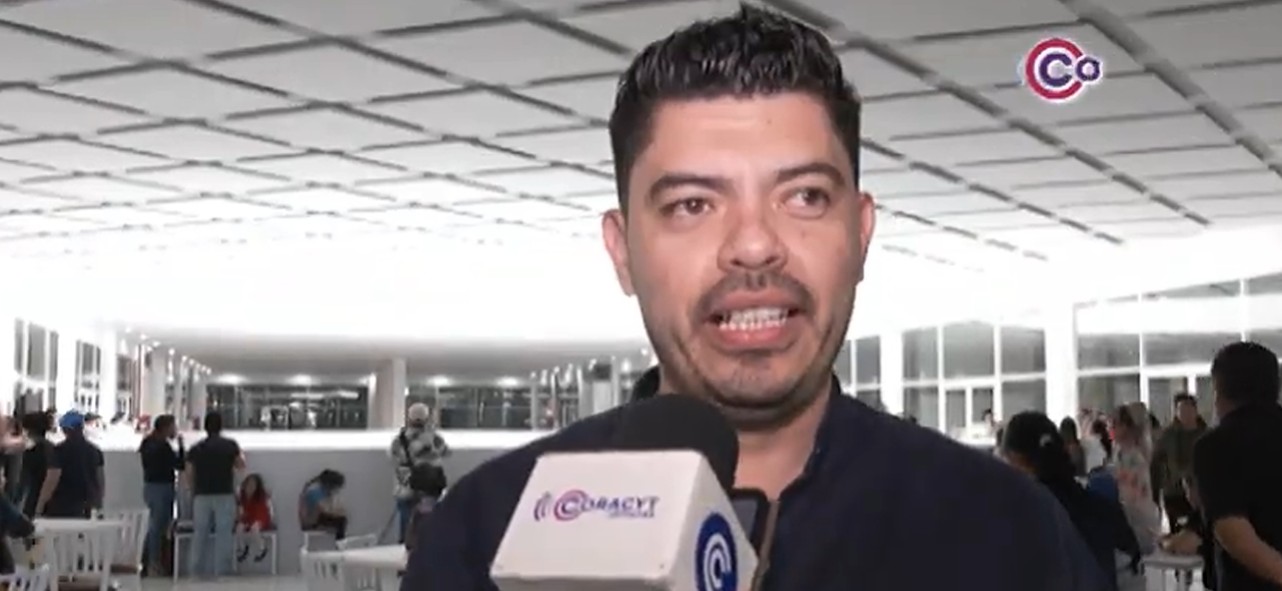El hielo llegó a Chiautempan: inauguran nueva pista con espectáculo artístico