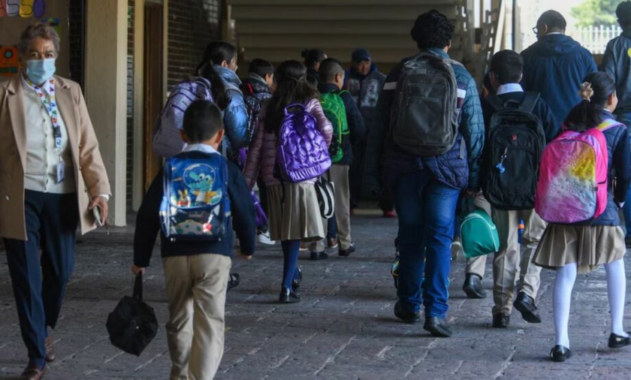 Inician vacaciones de verano para 25 millones de estudiantes