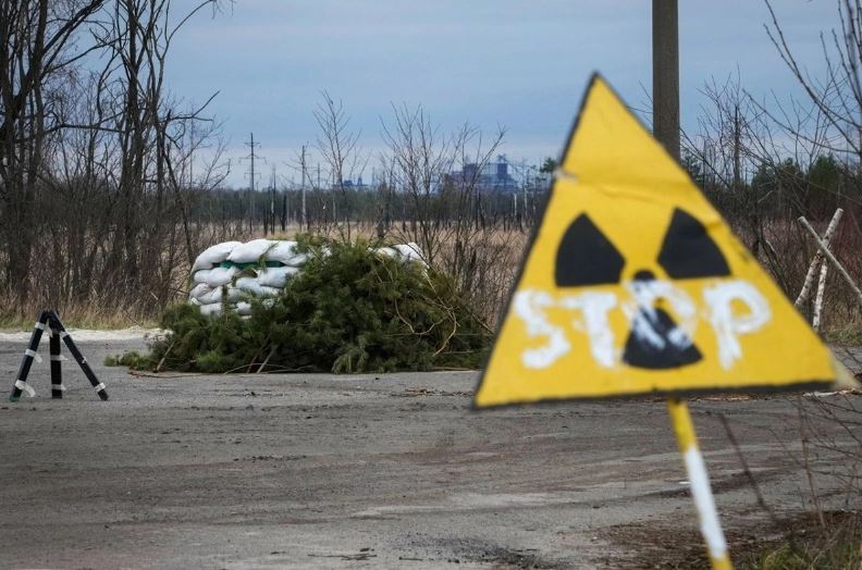 Ataque ruso deja sin electricidad estructura que protege planta de Chernóbil