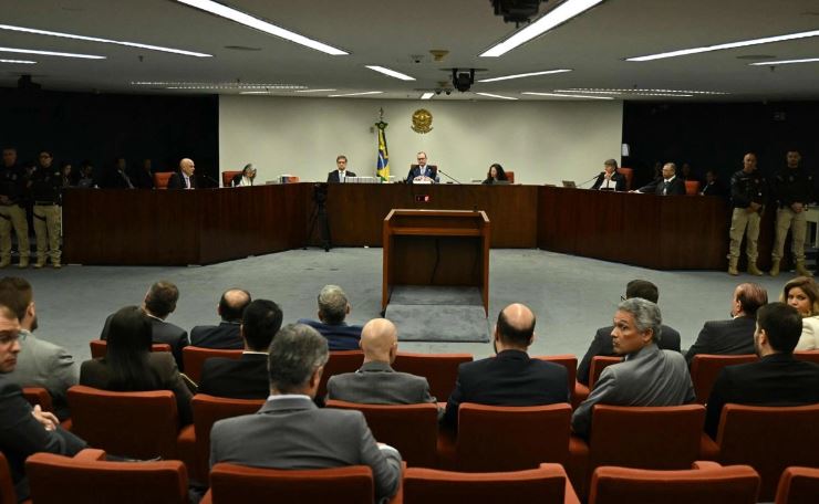 Magistrados en Brasil deliberan sobre posible condena a Bolsonaro por intento de golpe de Estado