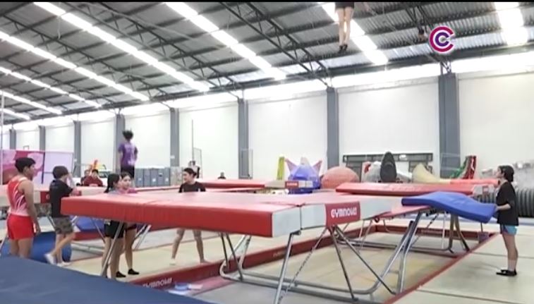 Intensifican gimnastas de trampolín su preparación rumbo a la Olimpiada Nacional 2026