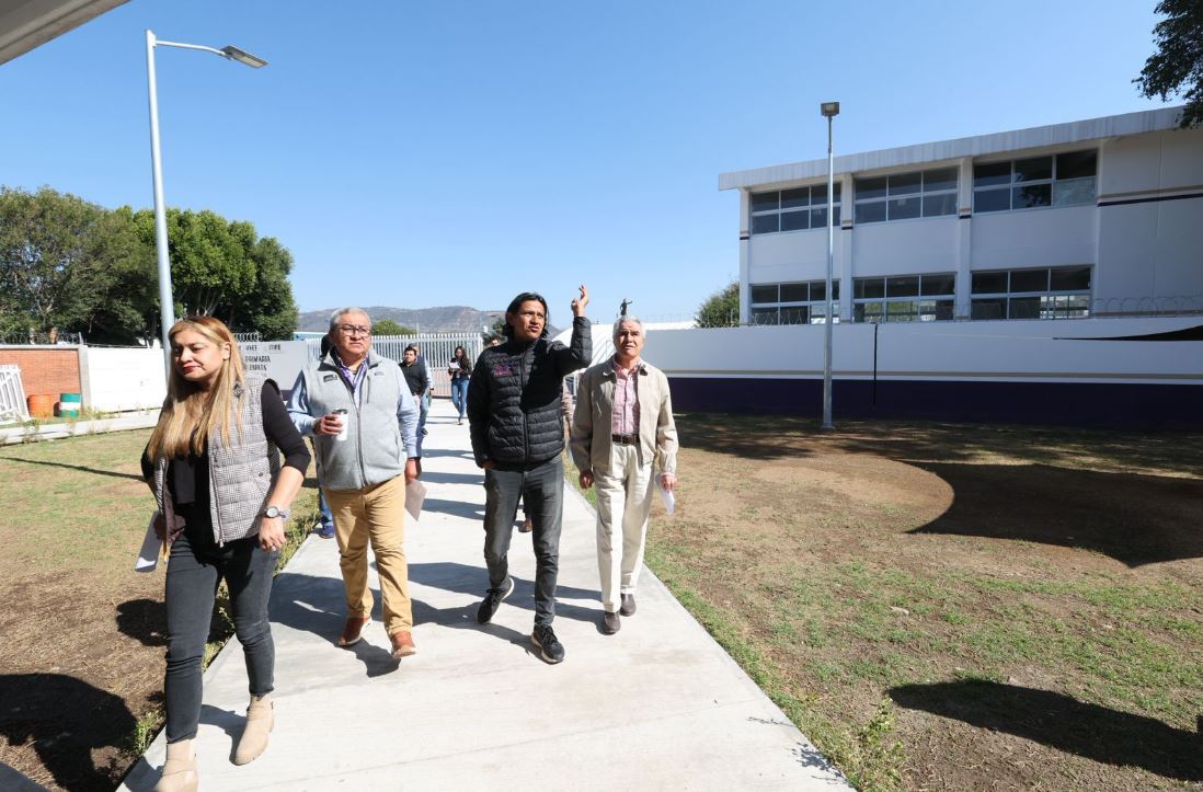 Primarias Emiliano Zapata, Juan Escutia e Ignacio Manuel Altamirano se mudan a La Loma