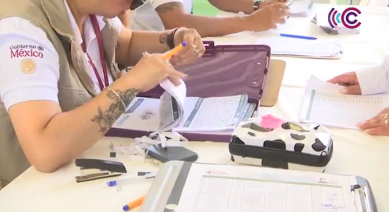 Concluirá en julio la entrega de tarjetas de la Beca Rita Cetina 