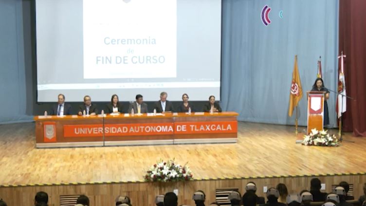 Egresaron 83 estudiantes de Enfermería de la UATx