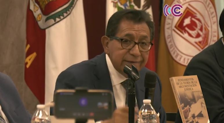 Presentó UATx obra orientada al análisis, interpretación y aplicación del Derecho
