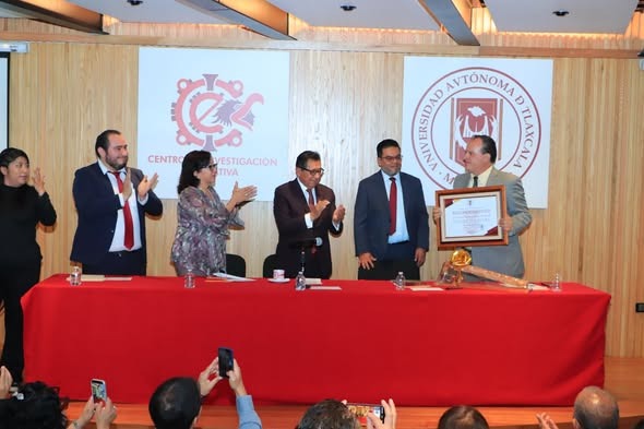 Reconoció rector Serafín Ortiz trayectoria de Javier Agustín Quijano en favor de la inclusión