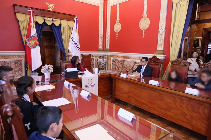 Pide gobernadora Lorena Cuéllar a integrantes del Parlamento Infantil contribuir con sus comunidades 