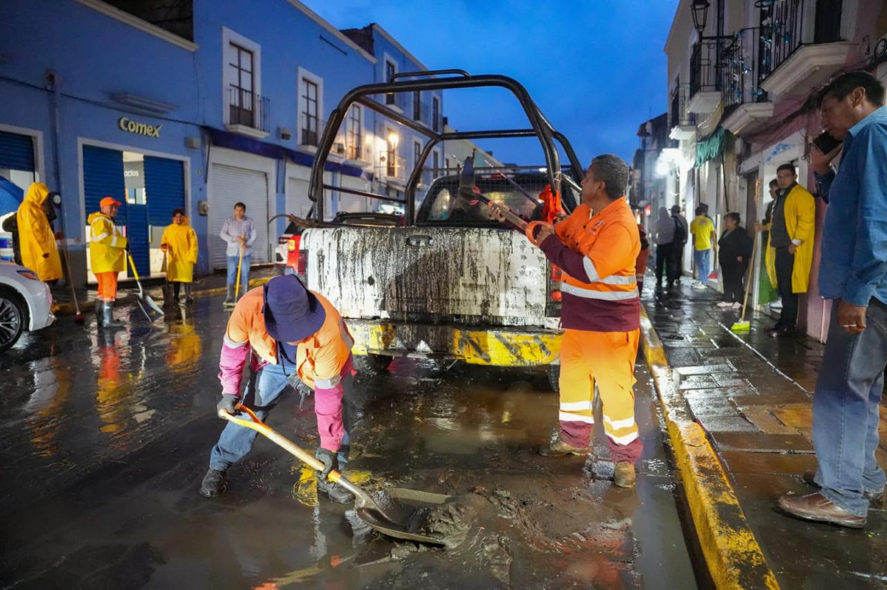Alcalde Alfonso Sánchez García activa brigadas de atención tras fuerte lluvia y granizada en la capital