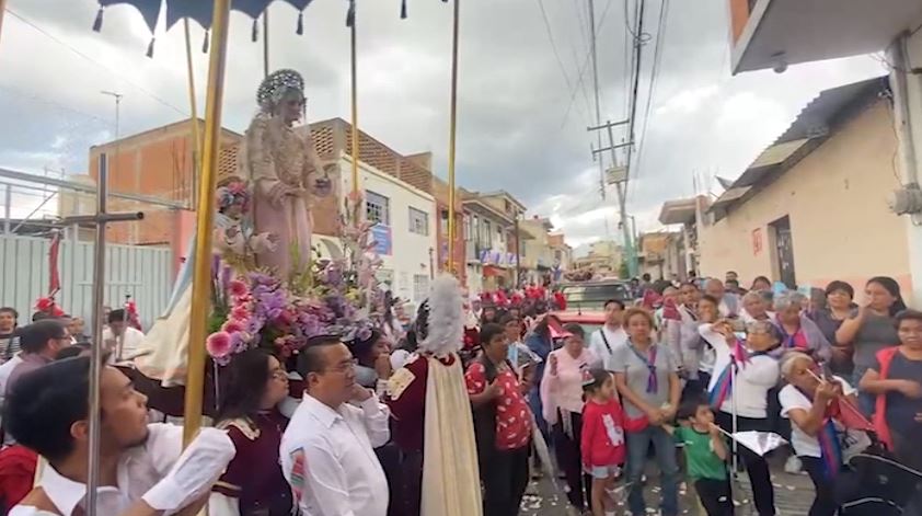 Fe y tradición recorren las calles de Chiautempan