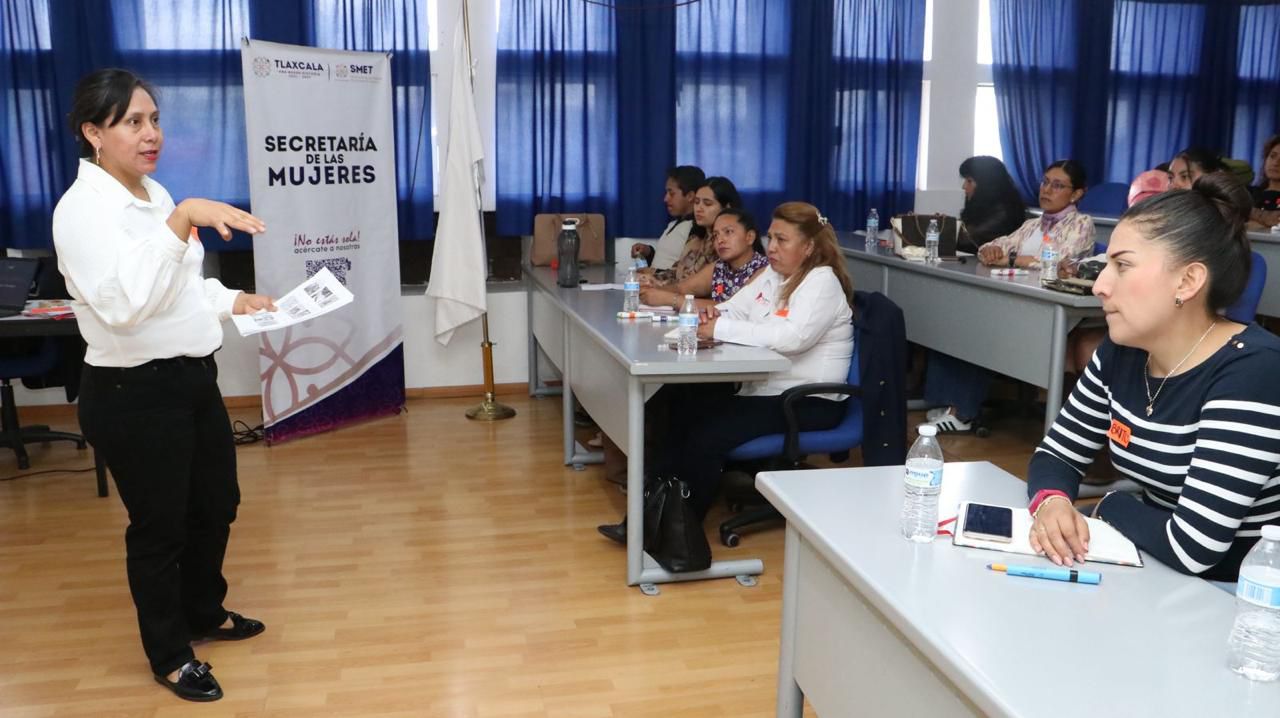 Concluye SMET primera generación de la escuela de formación en derechos de las mujeres