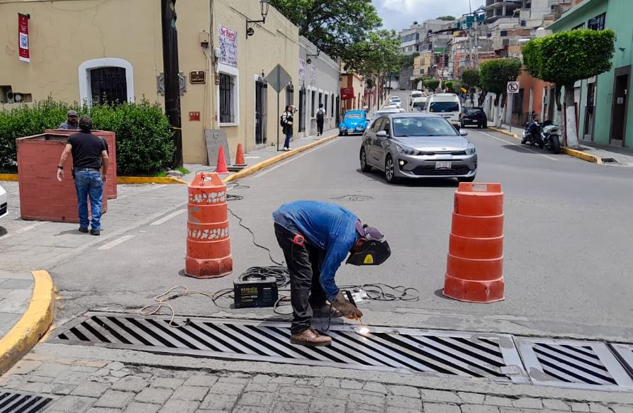  Ayuntamiento de Tlaxcala realiza jornada intensiva de rehabilitación de rejillas para prevenir afectaciones por lluvia