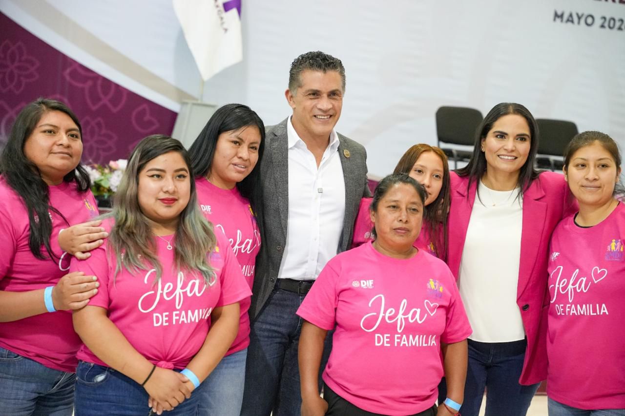 Reconoce Alfonso Sánchez García a Mujeres jefas de familia como motor del desarrollo de Tlaxcala 