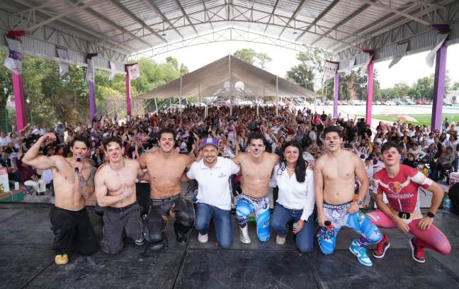 Celebran en Apetatitlán como nunca a las mamás 