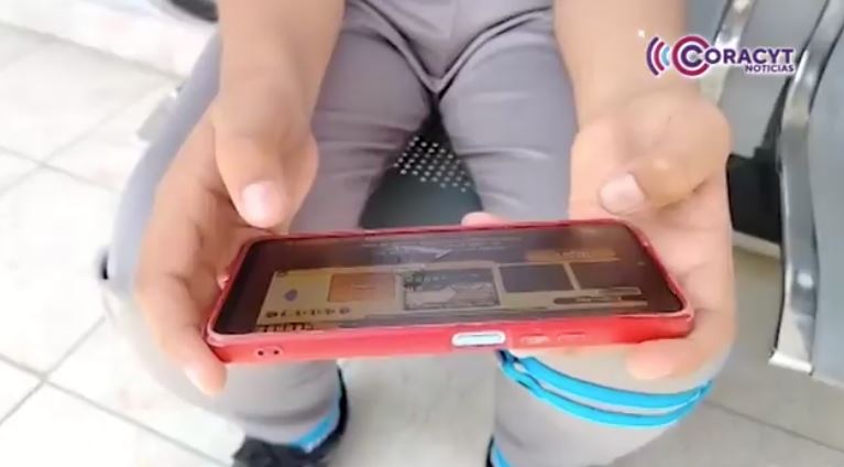 Respaldan madres y padres tlaxcaltecas limitar uso de celulares en escuelas