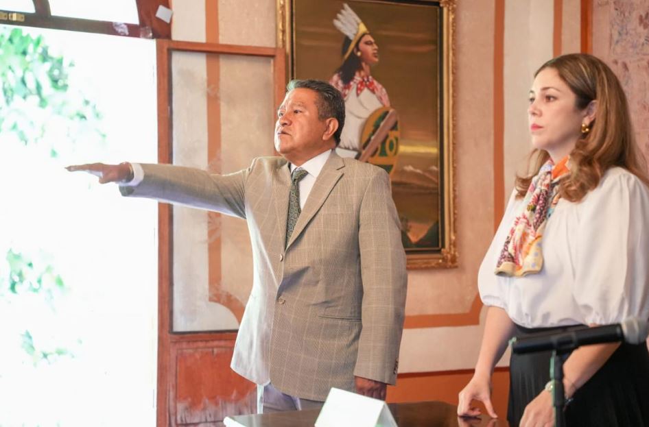 Cabildo toma protesta a Carlos López Suárez como presidente municipal de Tlaxcala