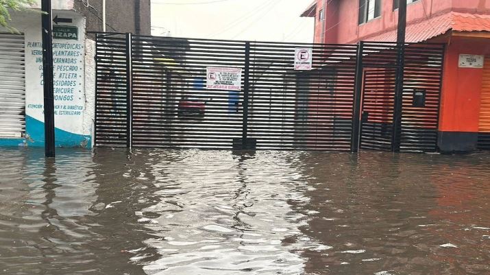 Lluvia provoca anegaciones en varias colonias de Chalco; reportan viviendas afectadas en Casco de San Juan