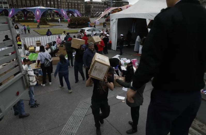 Rebasa expectativas acopio para Cuba; mexicanos donan cientos de toneladas en el Zócalo