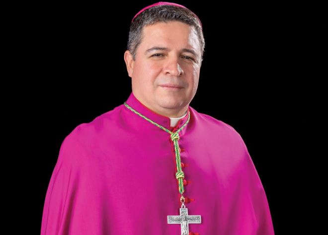 Papa León XIV nombra a ex indocumentado como obispo en EU