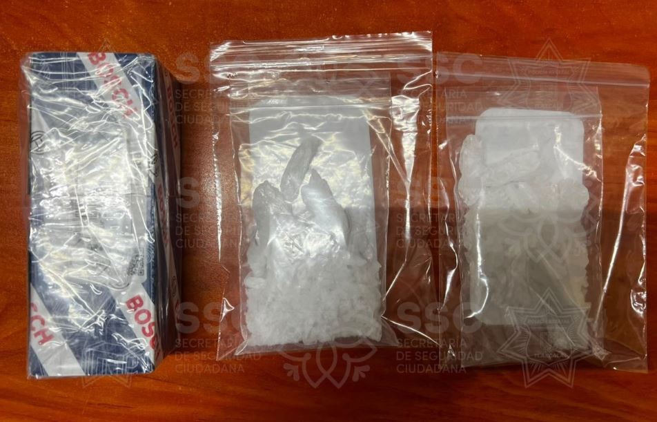 Detienen SSC y Marina a dos personas por narcomenudeo en Chiautempan