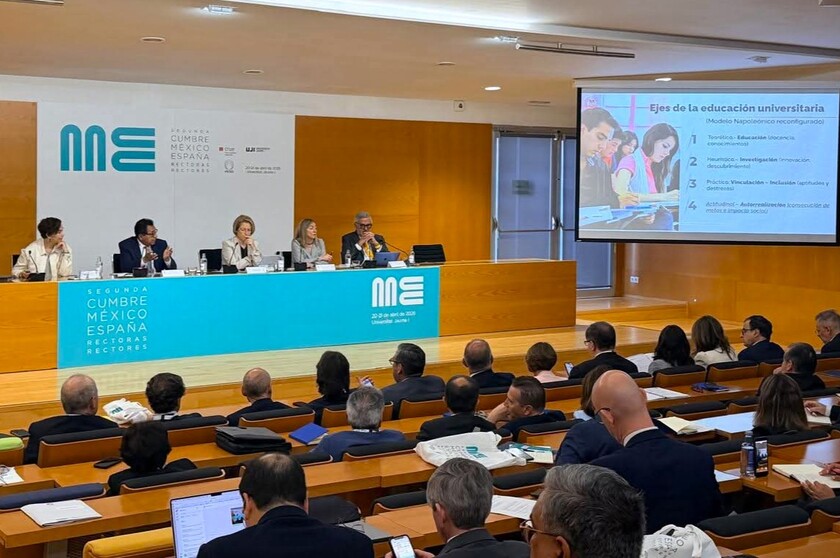 Proyectó la UATx su modelo educativo en encuentro internacional en España