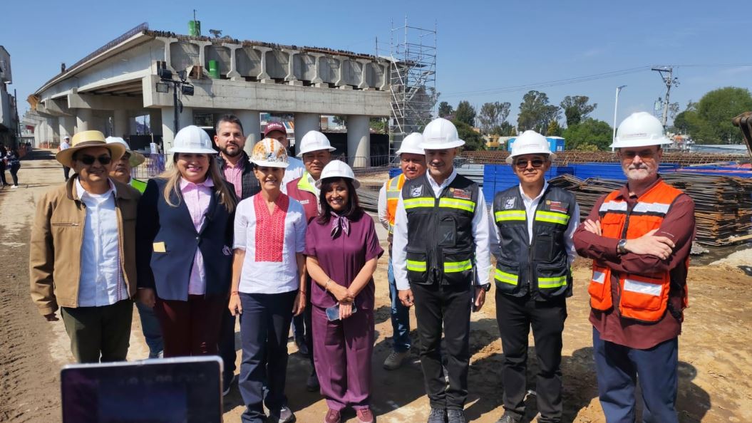 Presidenta Claudia Sheinbaum supervisa avances del distribuidor vial Santa Ana 