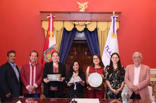 Unen esfuerzos, gobierno, instituciones y artífices para proteger la talavera tlaxcalteca 